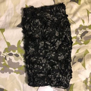 Strapless cropped black top